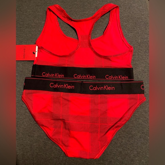 Calvin Klein Modern Cotton Unlined Bralette and Underwear Set Size: Medium - Picture 11 of 11
